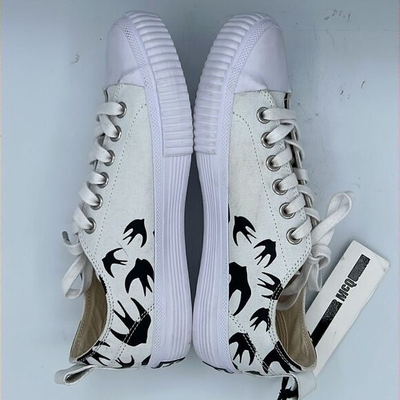 NWT McQ White Swallow Swarm Trainer Size 38 Unisex - Picture 8 of 13